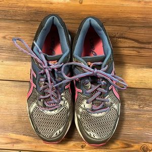 Size 7.5 Asics tennis shoes